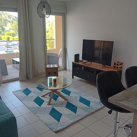 Superbe Appartement T2 Cuers Exterior foto